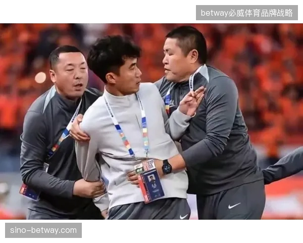 主教练郑智的球队陷入平局怪圈，青岛西海岸连续六场比赛均与对手握手言和